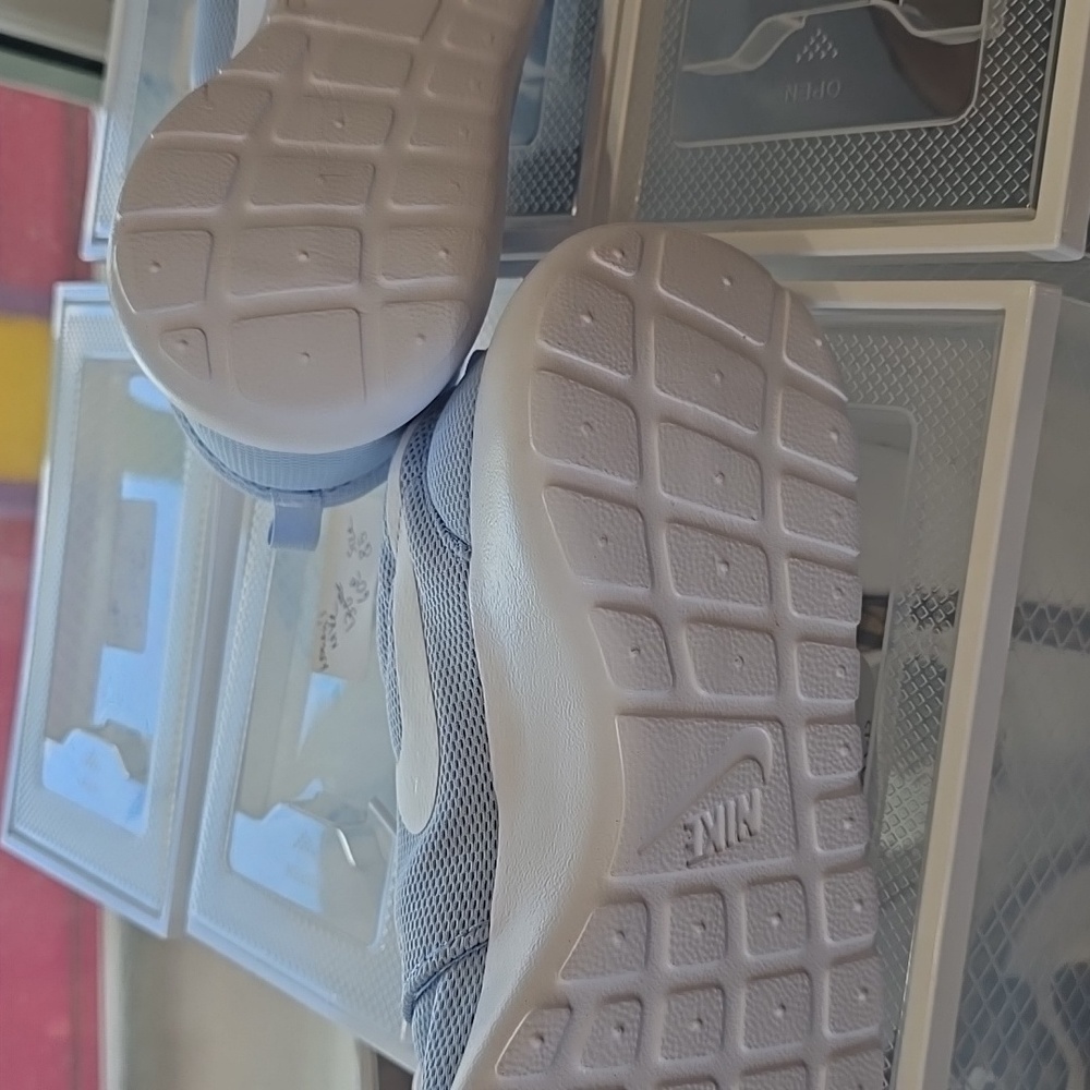 Shoes - Picture 3 of 4
